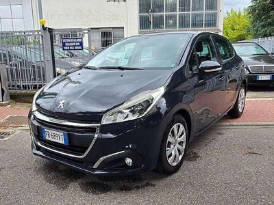 Nero Usata 2016 Peugeot 208 Allure Utilitaria | 5900 € (Ottimo prezzo)