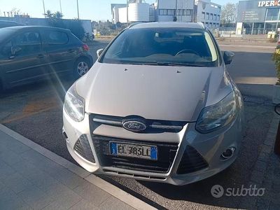 Usata Ford Focus Titanium 115 CV (84 kW) 2012 Grigio Station wagon