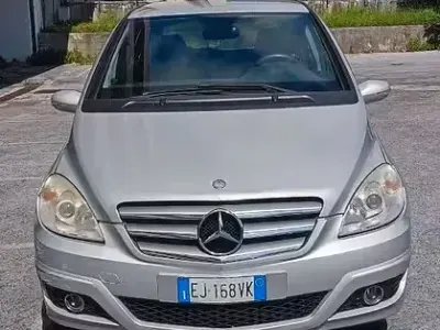 Usata Mercedes B180