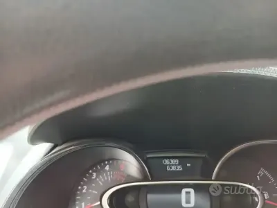 Käytetty Renault Clio IV 75 HP (55 kW) 2018 Musta Sedan