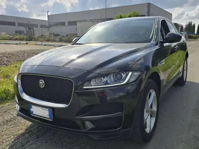 Usata Jaguar F-Pace Prestige 180 CV (132 kW) 2019 Nero SUV