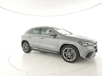 Usata Mercedes GLA200 AMG Line Premium 150 CV (110 kW) 2025 Gray SUV