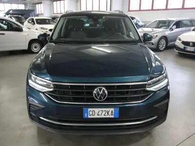 Usata VW Tiguan Life 150 CV (110 kW) 2021 Blu SUV
