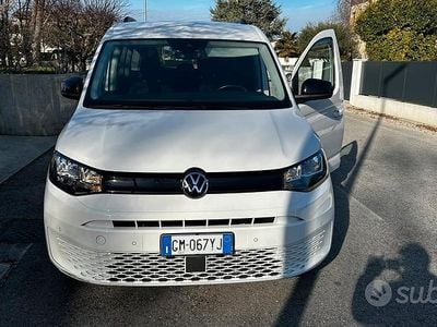 Usata VW Caddy Maxi 122 CV (89 kW) 2023 Bianco Monovolume