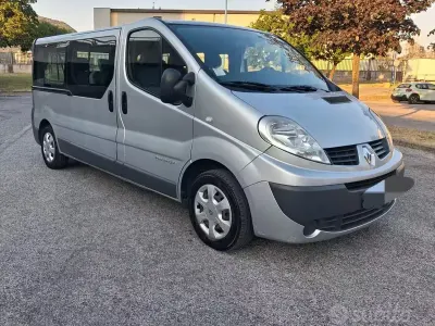 Usata Renault Trafic 114 CV (83 kW) 2008 Grigio Monovolume