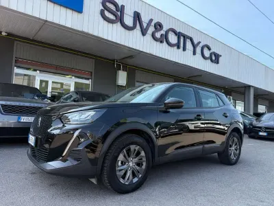 Usata Peugeot 2008 Active 102 CV (75 kW) 2022 Nero SUV