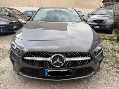 Usata Mercedes A180 Premium 115 CV (84 kW) 2019 Grigio Berlina