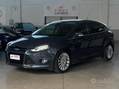 Begagnad Ford Focus Titanium 116 HK (85 kW) 2012 Blå Halvkombi