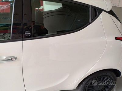 Usata Lancia Ypsilon 69 CV (50 kW) 2021 Bianco Utilitaria