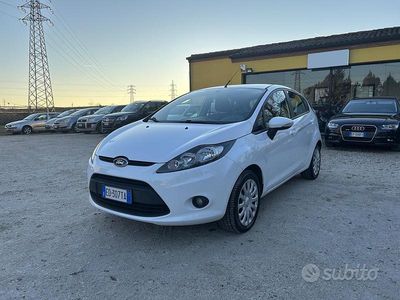 Gebraucht Ford Fiesta 68 PS (50 kW) 2011 Schwarz Kleinwagen