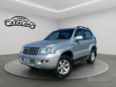 Käytetty Toyota Land Cruiser 166 HP (122 kW) 2006 Harmaa Katumaasturi