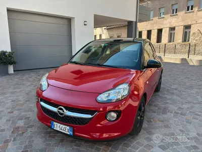 Usata Opel Adam 69 CV (50 kW) 2013 Rosso Utilitaria