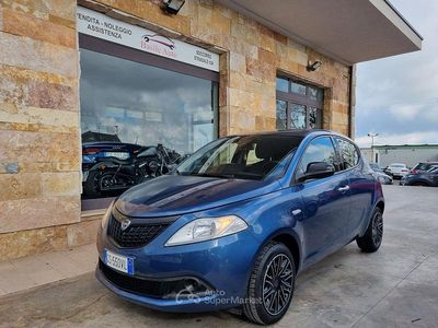 Usata Lancia Ypsilon Gold 69 CV (50 kW) 2024 Blu Utilitaria