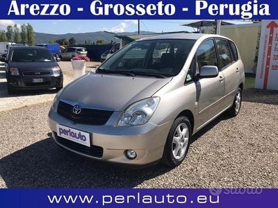 Usata Toyota Corolla Verso Sol 135 CV (99 kW) 2003 Grigio Monovolume