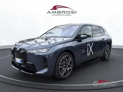 Usata BMW iX Comfort Edition 300 kW (408 CV) 2025 Blu SUV