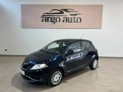 Usata Lancia Ypsilon Gold 69 CV (50 kW) 2017 Blu/azzurro Utilitaria