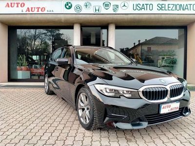 Usata BMW 318 Shadowline 150 CV (110 kW) 2022 Black sapphire metallic Station wagon