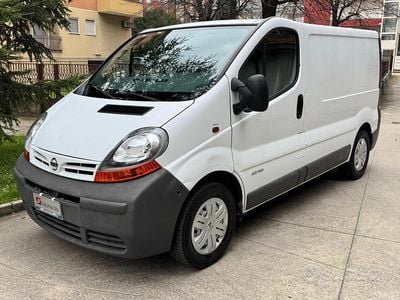 Usata Nissan Primastar 135 CV (99 kW) 2005 Monovolume