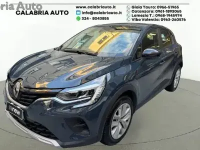 Second-hand Renault Captur Equilibre 101 CP (74 kW) 2023 Albastru SUV