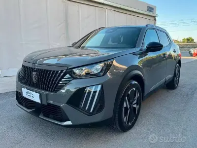 Usata Peugeot 2008 Allure 100 CV (73 kW) 2025 Grigio SUV