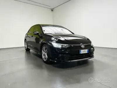 Usata VW Golf VIII R-line 150 CV (110 kW) 2022 Nero Berlina