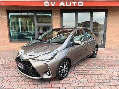 Usata Toyota Yaris Hybrid Active 101 CV (74 kW) 2020 Grigio Berlina