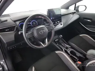 Usata Toyota Corolla Sport 98 CV (72 kW) 2023 Grey metallic Berlina