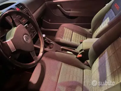 Usata VW Golf V 102 CV (75 kW) 2007 Grigio Berlina