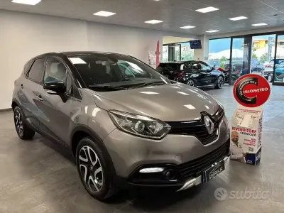Usata Renault Captur 110 CV (80 kW) 2017 Grigio scuro SUV