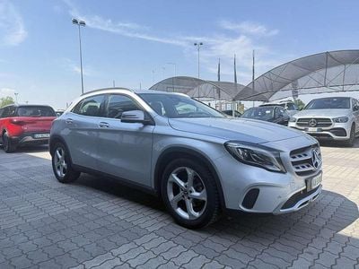 Usata Mercedes GLA180 122 CV (89 kW) 2019 Argento SUV
