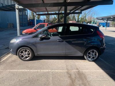 usata Ford Fiesta titanium 1.4tdci 70cv(neopatentati)