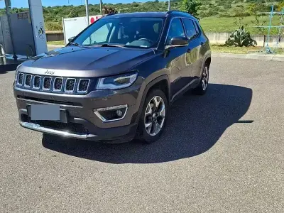 Usata Jeep Compass 120 CV (88 kW) 2018 Grigio SUV