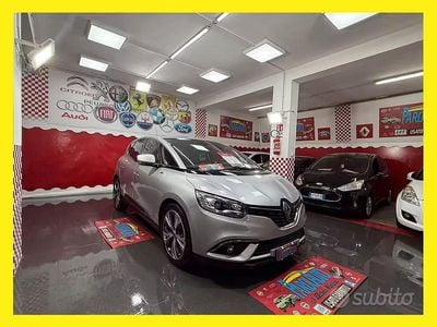 Usado Renault Scénic IV Intens 110 CV (80 kW) 2018 Gris Monovolumen