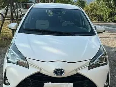 Usata Toyota Yaris Hybrid Team 101 CV (74 kW) 2018 Utilitaria
