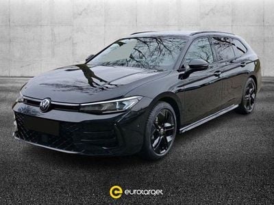 Usata VW Passat R-line 193 CV (141 kW) 2025 Nero metallizzato Station wagon
