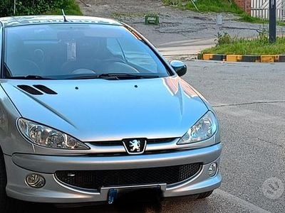 Usata Peugeot 206 CC 150 CV (110 kW) 2006 Grigio Cabrio