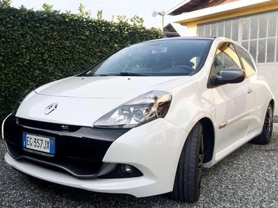 Usata Renault Clio III 200 CV (147 kW) 2011 Bianco Berlina