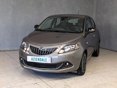 Usata Lancia Ypsilon Gold 70 CV (51 kW) 2023 Grigio Utilitaria