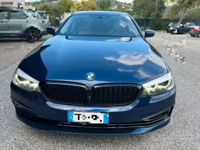 Usata BMW 530 Luxury Line 265 CV (194 kW) 2017 Blu Berlina