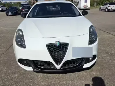 Usata Alfa Romeo Giulietta Distinctive 120 CV (88 kW) 2012 Bianco Utilitaria