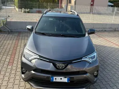 Usata Toyota RAV4 Style 143 CV (105 kW) 2017 SUV