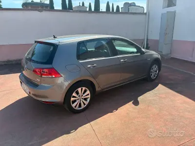 Usata VW Golf VII 110 CV (80 kW) 2017 Grigio Berlina