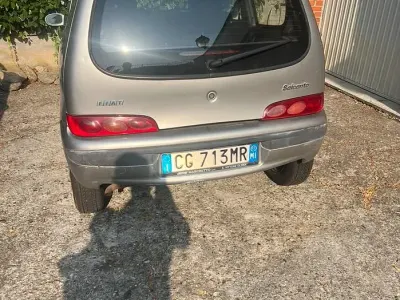 Usata Fiat 600 54 CV (39 kW) 2003 Grigio Berlina