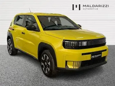 Usata Fiat Grande Panda Icon 110 CV (80 kW) 2025 Giallo Utilitaria