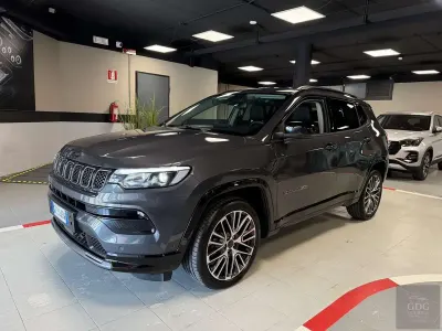 Usata Jeep Compass Summit 131 CV (96 kW) 2025 Grigio SUV