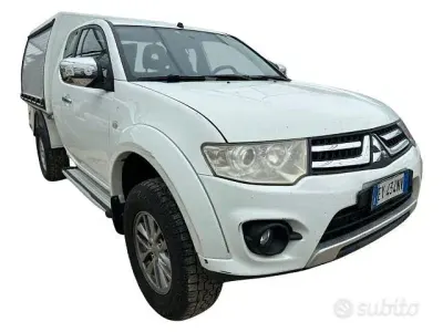 Gebraucht Mitsubishi L200 Intense+ 178 PS (130 kW) 2015 Weiß Pickup