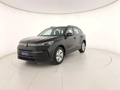 Usata VW Tiguan Life 150 CV (110 kW) 2025 Grenadill black metallizzato SUV