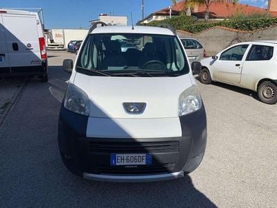 Usata Peugeot Bipper Outdoor 75 CV (55 kW) 2011 Bianco Monovolume