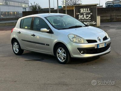 usata Renault Clio anno 2007 gasolio neopatentato 1700