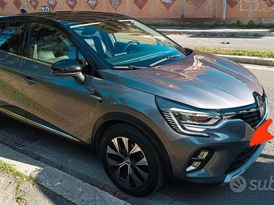 Grigio Usata 2023 Renault Captur Techno SUV | 17.500 € (Buon prezzo)